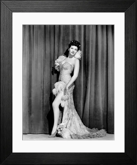 Framed Print : FRONTIER GAL, Yvonne De Carlo, 1945 Framed Print : FRONTIER GAL, Yvonne De Carlo, 1945