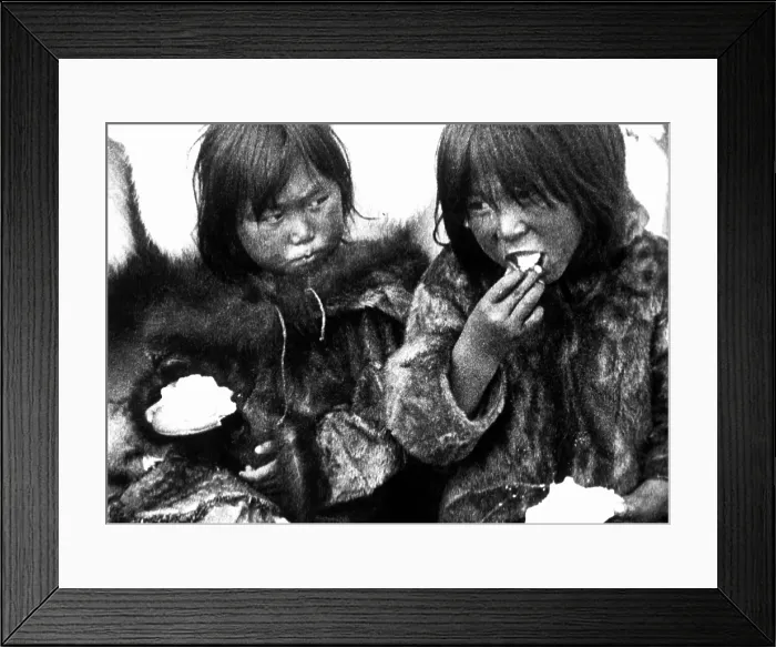 Framed Print : NANOOK OF THE NORTH, 1922 Framed Print : NANOOK OF THE NORTH, 1922