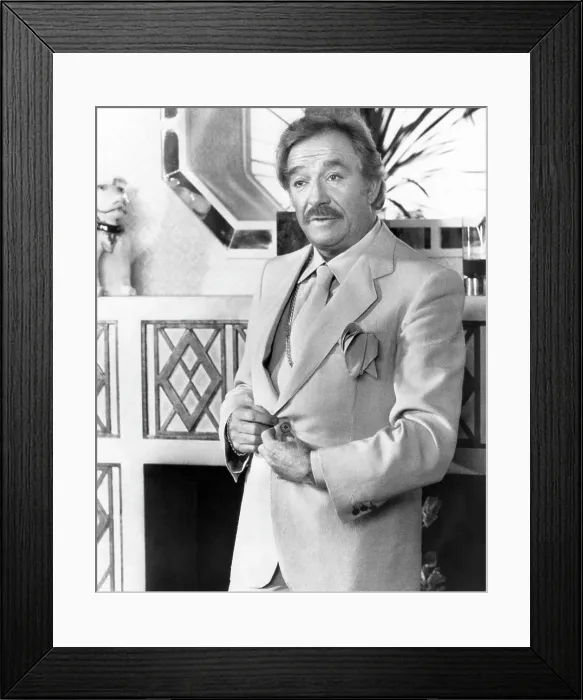 Framed Print : LA CAGE AUX FOLLES II, Ugo Tognazzi, 1980. United Artists / courtesy Everett Collection