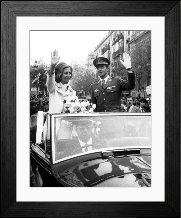 Framed Print : SEVILLA, SPAIN: Spain's King Juan Carlos and Queen Sofia wave to the crowd during a recent (March 29) visit to Sevilla. 1976.. Courtesy: CSU Archives  /  Everett Collection