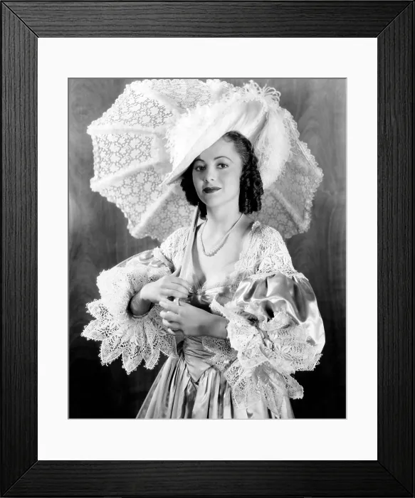 Framed Print : CAPTAIN BLOOD, Olivia de Havilland, 1935 Framed Print : CAPTAIN BLOOD, Olivia de Havilland, 1935
