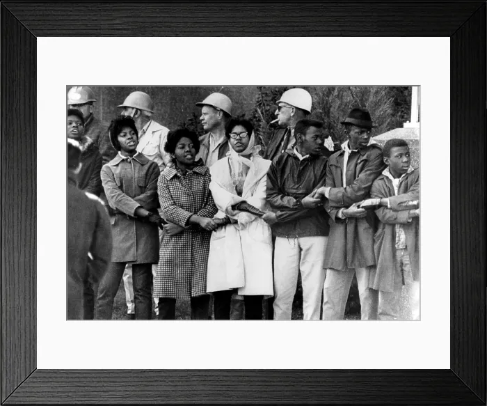 Framed Print : Demonstrators lock arms in front of the Dallas County courthouse in Selma, Alabama. Sheriff Jim Clark had them all arrested, 1965. Courtesy: CSU Archives / Everett Collection