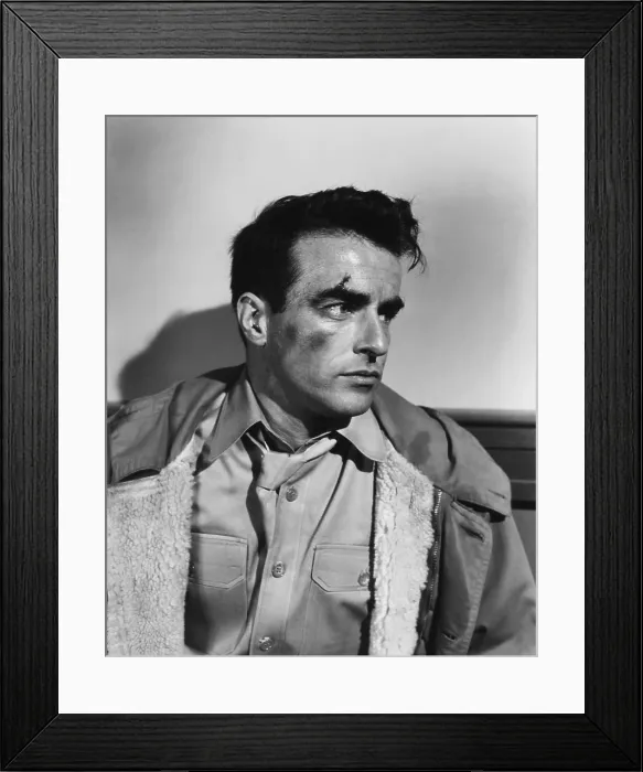 Framed Print : FROM HERE TO ETERNITY, Montgomery Clift, 1953 Framed Print : FROM HERE TO ETERNITY, Montgomery Clift, 1953