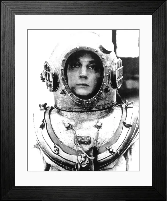Framed Print : THE NAVIGATOR, Buster Keaton, 1924 Framed Print : THE NAVIGATOR, Buster Keaton, 1924