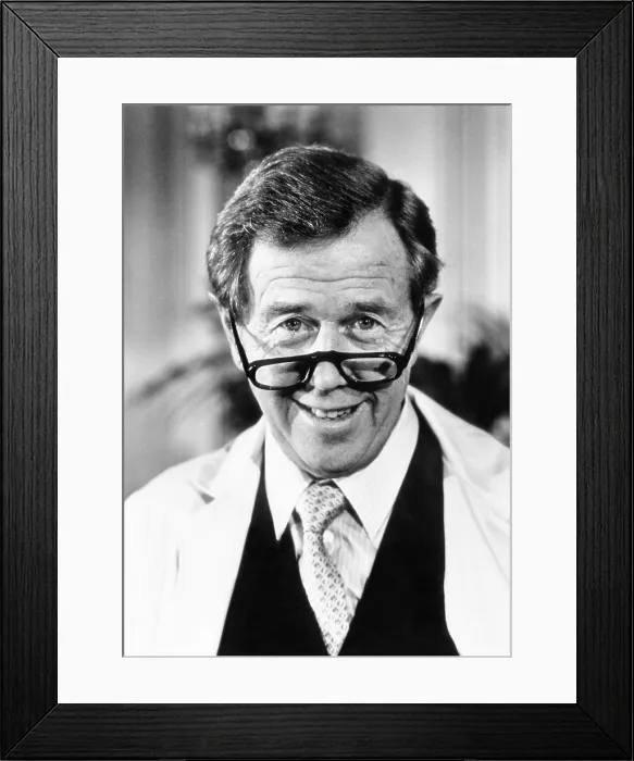 Framed Print : NEVER SAY NEVER AGAIN, Alec McCowen, 1983, Warner Brothers / Courtesy: Everett Collection