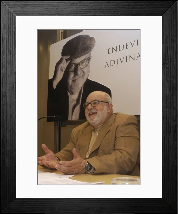 Framed Print : FIGUERASJaume (1940). Journalist. 2004. Oscar Elias / AISA / Everett Collection (184348)**US SALES ONLY**