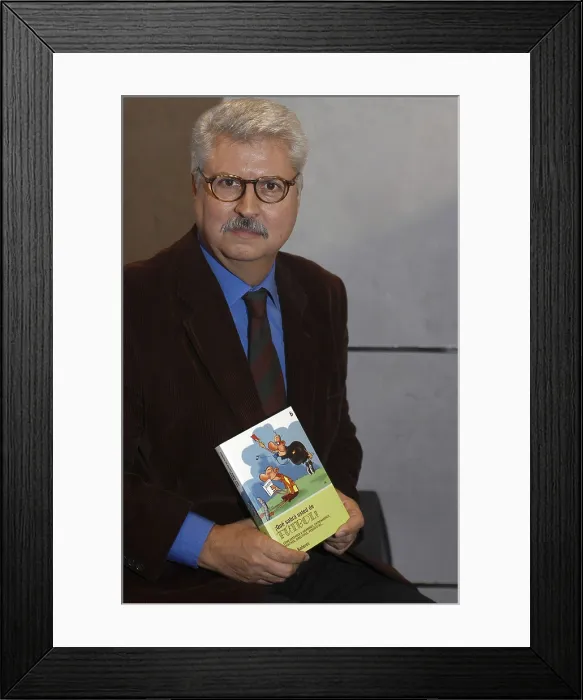Framed Print : BANYERESEnric (1944). Journalist. 2004. Oscar Elias / AISA / Everett Collection (184328)**US SALES ONLY**
