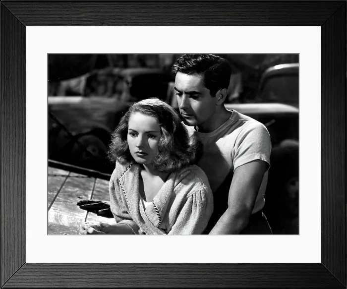 Framed Print : NIGHTMARE ALLEY, Coleen Gray, Tyrone Power, 1947. TM and Copyright 20th Century Fox Film Corp. All rights reserved. Courtesy: Everett Collection