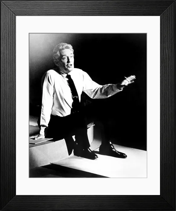 Framed Print : NETWORK, Peter Finch, 1976 Framed Print : NETWORK, Peter Finch, 1976