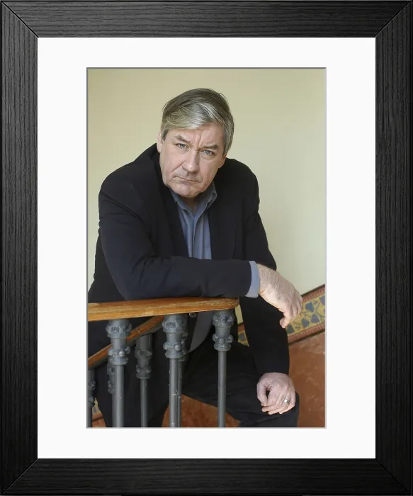 Framed Print : MCGRATHPatric (1950). Writer. 2005. Oscar Elias / AISA / Everett Collection (184378)**US SALES ONLY** Framed Print : MCGRATHPatric (1950). Writer. 2005. Oscar Elias / AISA / Everett Collection (184378)**US SALES ONLY**