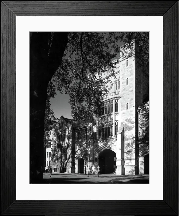 Framed Print : VASSAR COLLEGE-Taylor Hall, Main Entrance Gate. Poughkeepsie, NY 1940's.. Courtesy: CSU Archives  /  Everett Collection
