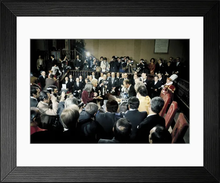 Framed Print : JUAN CARLOS I of Spain (1938); DIEGO, Gerardo (1896-1987); BORGES, Jorge Luis (1899-1986). King Juan Carlos I gives the Cervantes Prize to Jorge Luis Borges