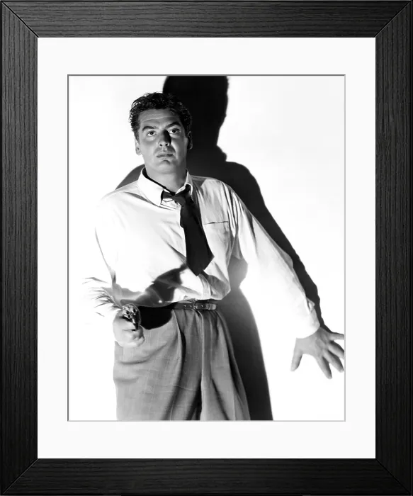Framed Print : KISS OF DEATH, Victor Mature, 1947. TM and Copyright 20th Century Fox Film Corp. All rights reserved / courtesy Everett Collection