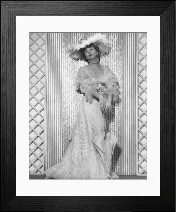 Framed Print : KIPPS, (aka THE REMARKABLE MR. KIPPS), Diana Wynyard, 1941, TM & Copyright 20th Century Fox Film Corp. / courtesy Everett Collection