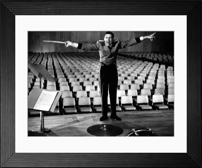 Framed Print : THE BELLBOY, Jerry Lewis, 1960 Framed Print : THE BELLBOY, Jerry Lewis, 1960
