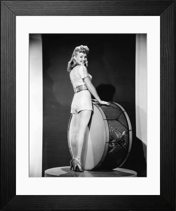 Framed Print : FOOTLIGHT SERENADE, Betty Grable, 1942, 20th Century Fox, TM & Copyright / Courtesy: Everett Collection