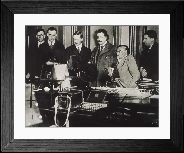Framed Print : First transoceanic wireless telegraphic demonstration from New York's Office of the Radio Corporation of America. From left to right, the scientists Dr. G. H. Campbell, Dr. A