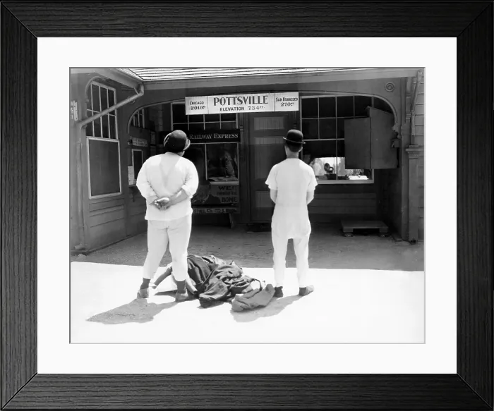 Framed Print : BERTH MARKS, from left: Oliver Hardy, Stan Laurel, 1929 Framed Print : BERTH MARKS, from left: Oliver Hardy, Stan Laurel, 1929
