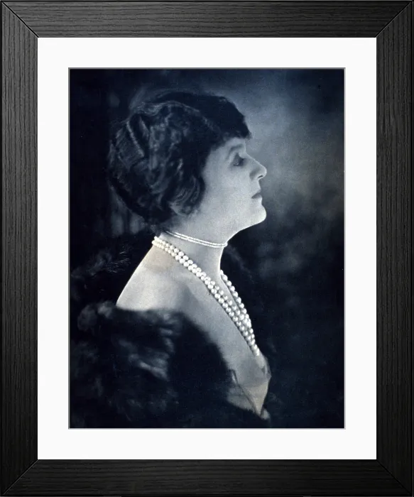 Framed Print : Edith Kingdon Gould (1864-1921), an actress and wife of railroad baron George Gould (1864-1923) in profile portrait, ca. 1900 Framed Print : Edith Kingdon Gould (1864-1921), an actress and wife of railroad baron George Gould (1864-1923) in profile portrait, ca. 1900