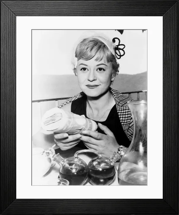 Framed Print : NIGHTS OF CABIRIA, (aka LE NOTTI DI CABIRIA), Giulietta Masina, 1957 Framed Print : NIGHTS OF CABIRIA, (aka LE NOTTI DI CABIRIA), Giulietta Masina, 1957