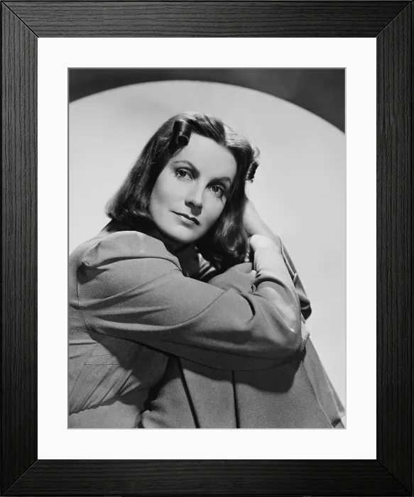 Framed Print : NINOTCHKA, Greta Garbo, 1939 Framed Print : NINOTCHKA, Greta Garbo, 1939
