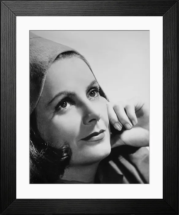 Framed Print : NINOTCHKA, Greta Garbo, 1939 Framed Print : NINOTCHKA, Greta Garbo, 1939