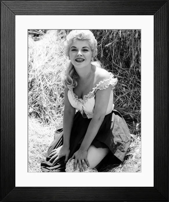 Framed Print : THE KING AND FOUR QUEENS, Barbara Nichols, 1956