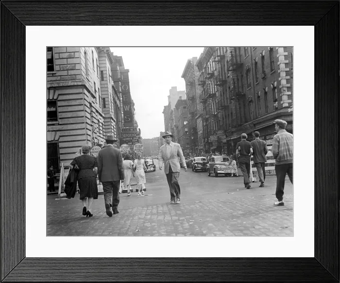 Framed Print : THE NAKED CITY, Ted de Corsia, 1948 Framed Print : THE NAKED CITY, Ted de Corsia, 1948