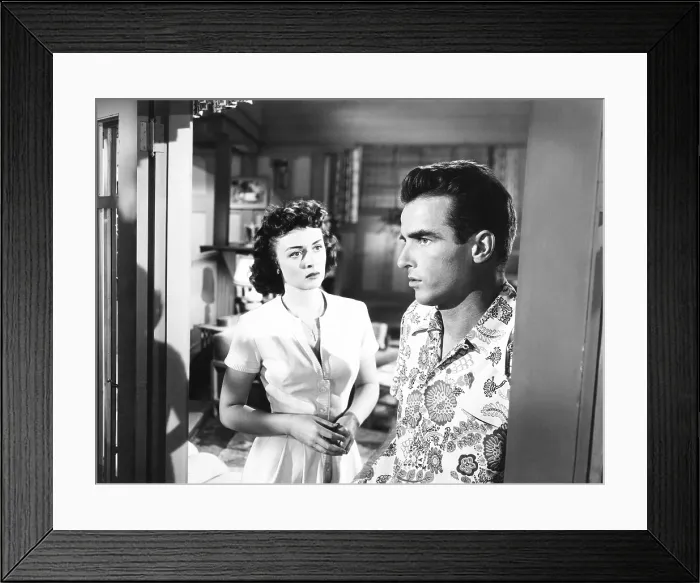Framed Print : FROM HERE TO ETERNITY, from left: Donna Reed, Montgomery Clift, 1953