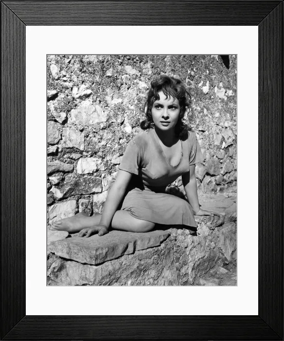 Framed Print : BREAD, LOVE AND JEALOUSY, (aka FRISKY, aka PANE, AMORE E GELOSIA), Gina Lollobrigida, 1954