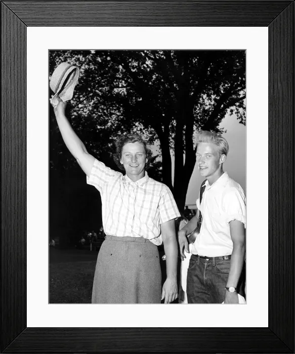 Framed Print : CHICAGO-8 / 8 / 54 Mrs. Babe Didrikson Zaharias waves her hat in victory after winning her fifth All-American tourney at Tam O'Shanter country club. 8 / 8 / 54