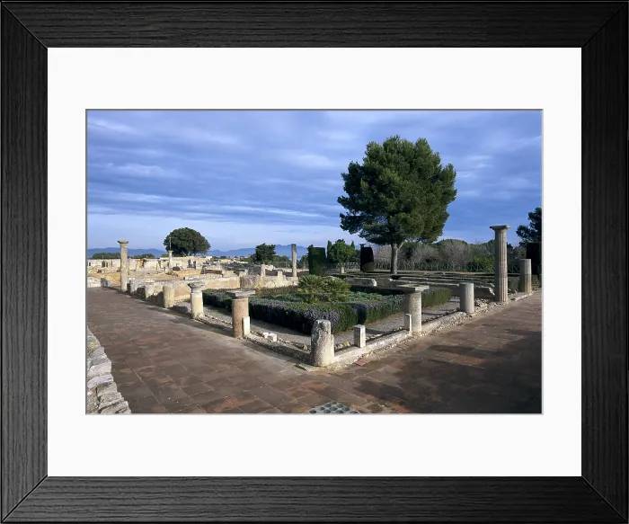 Framed Print : SPAIN. L'Escala. Empuries. Ancient Roman city. Domus I. Peristyle (1st c.BF to 1st c.). Roman art. Early Empire