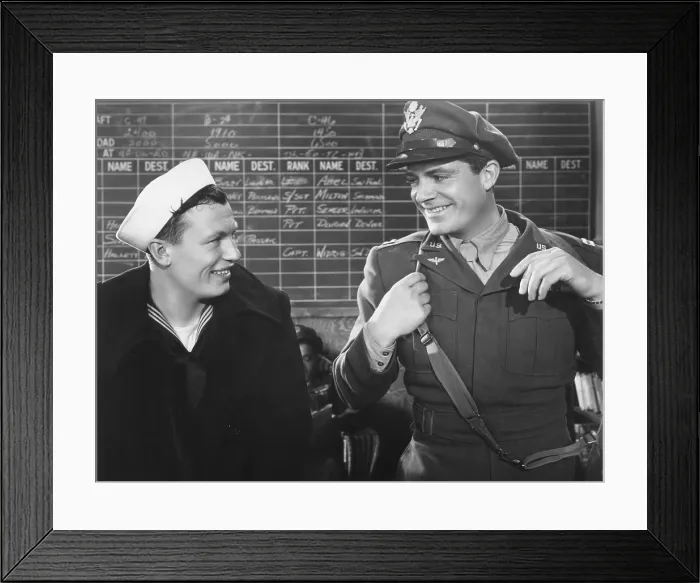 Framed Print : THE BEST YEARS OF OUR LIVES, from left: Harold Russell, Dana Andrews, 1946