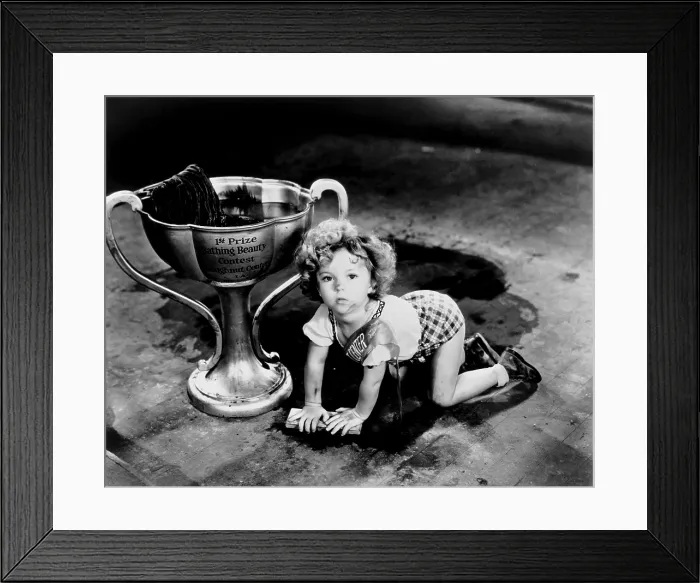 Framed Print : KID IN HOLLYWOOD, (aka KID N HOLLYWOOD), a Baby Burlesk, Shirley Temple, 1933