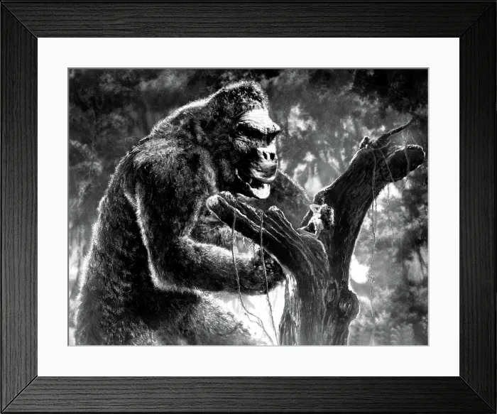 Framed Print : KING KONG, Kong with Fay Wray, 1933 Framed Print : KING KONG, Kong with Fay Wray, 1933