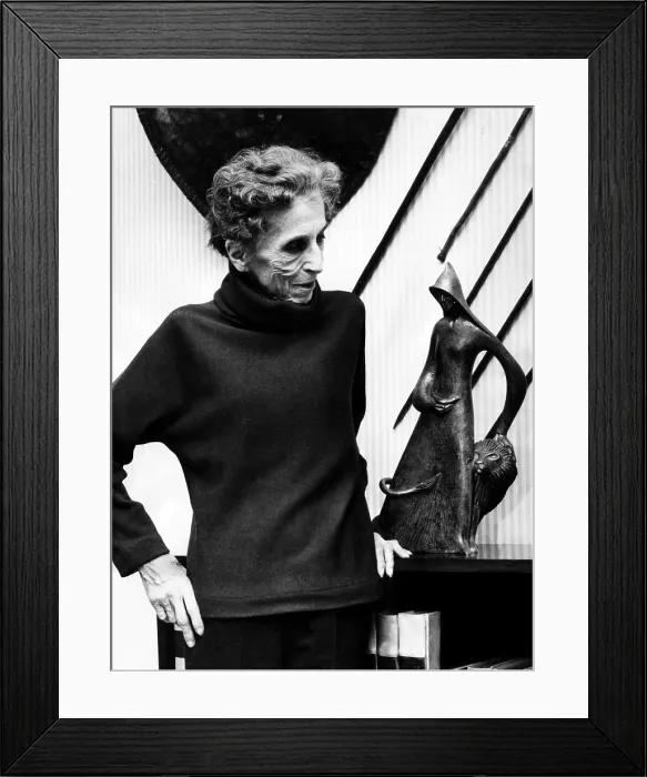 Framed Print : Isak Dinesen looks at a sculpture of herself made by Emile Norman, 1961. Courtesy: CSU Archives / Everett Collection Framed Print : Isak Dinesen looks at a sculpture of herself made by Emile Norman, 1961. Courtesy: CSU Archives / Everett Collection
