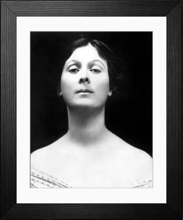 Framed Print : ISADORA DUNCAN, undated.. Courtesy: CSU Archives / Everett Collection Framed Print : ISADORA DUNCAN, undated.. Courtesy: CSU Archives / Everett Collection