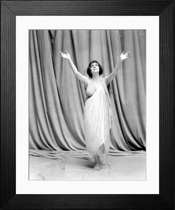 Framed Print : ISADORA DUNCAN, undated.. Courtesy: CSU Archives / Everett Collection Framed Print : ISADORA DUNCAN, undated.. Courtesy: CSU Archives / Everett Collection