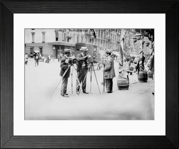 Framed Print : New York City, street photographers in Little Italy, circa early 1920s Framed Print : New York City, street photographers in Little Italy, circa early 1920s