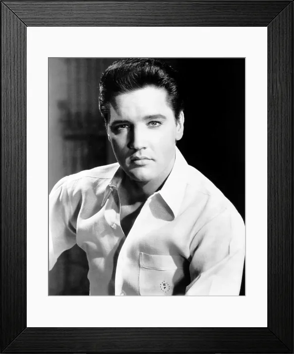 Framed Print : FUN IN ACAPULCO, Elvis Presley, (in a monogramed EP shirt), 1963 Framed Print : FUN IN ACAPULCO, Elvis Presley, (in a monogramed EP shirt), 1963