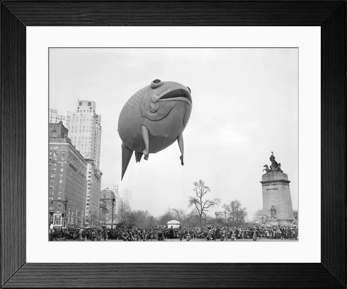 Framed Print : Columbus Circle: The Macy's Thanksgiving Day Parade, New York, November 21, 1941.. Courtesy: CSU Archives  /  Everett Collection