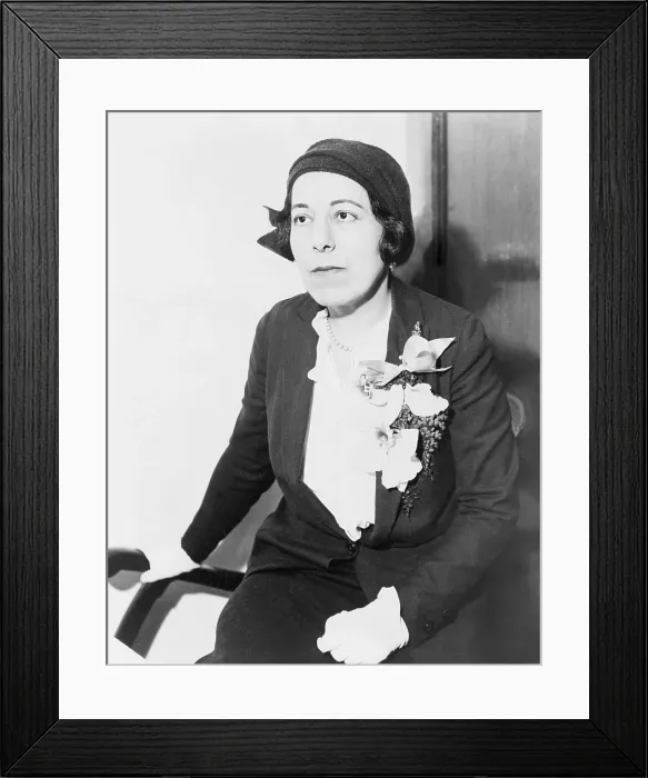 Framed Print : Edna Ferber (1887-1968) American novelist and short story writer won her a Pulitzer Prize in 1924 for SO BIG, a story about the struggles and strength of her female character
