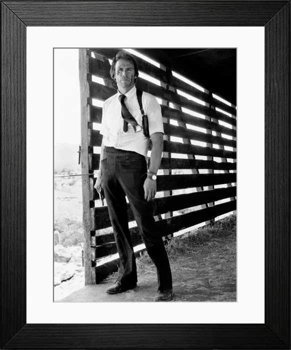 Framed Print : THE GAUNTLET, Clint Eastwood, 1977, Warner Brothers / courtesy Everett Collection