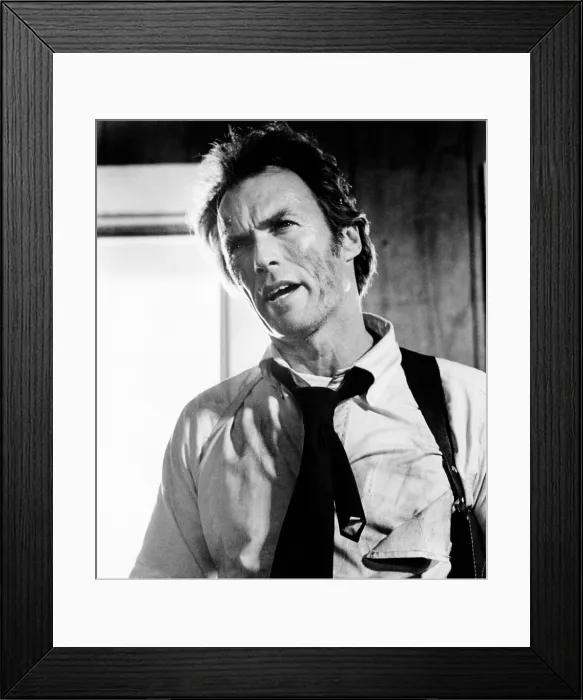 Framed Print : THE GAUNTLET, Clint Eastwood, 1977, Warner Brothers / courtesy Everett Collection Framed Print : THE GAUNTLET, Clint Eastwood, 1977, Warner Brothers / courtesy Everett Collection