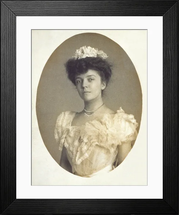 Framed Print : Alice Roosevelt (1884-1980), in a white frilled dress, was the daughter of President Theodore Roosevelt and his deceased first wife, Alice Hathaway Lee Framed Print : Alice Roosevelt (1884-1980), in a white frilled dress, was the daughter of President Theodore Roosevelt and his deceased first wife, Alice Hathaway Lee