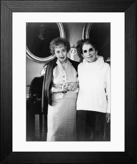 Framed Print : Isak Dinesen (1885-1962) with American writer Solita Solano (1888-1975) in 1962