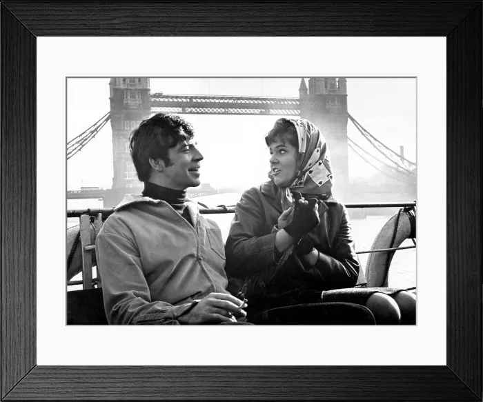 Framed Print : GEORGY GIRL, Alan Bates, Lynn Redgrave, 1966 Framed Print : GEORGY GIRL, Alan Bates, Lynn Redgrave, 1966