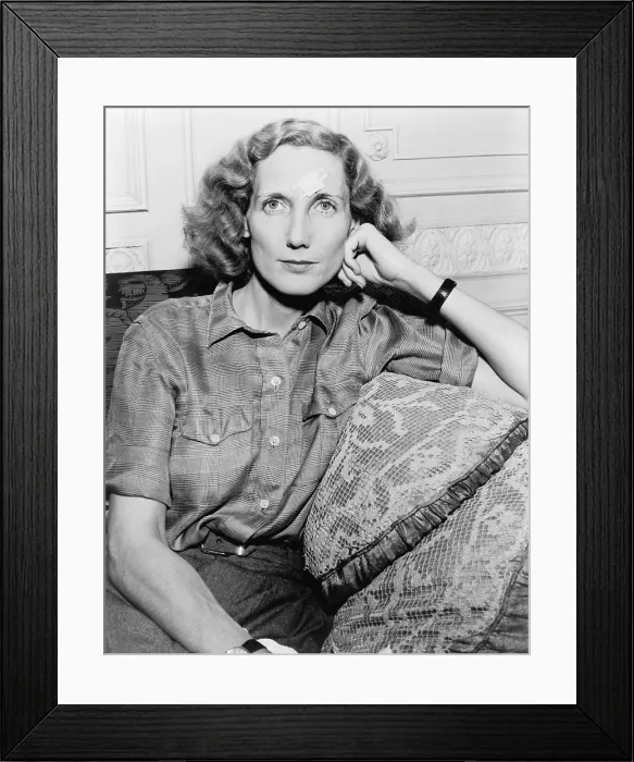 Framed Print : Beryl Markham (1902-1986), British born emigrant to Kenya, grew up among Africans