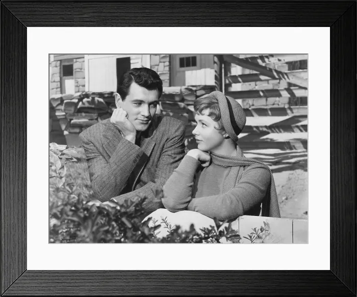 Framed Print : HAS ANYBODY SEEN MY GAL, from left: Rock Hudson, Piper Laurie, 1952