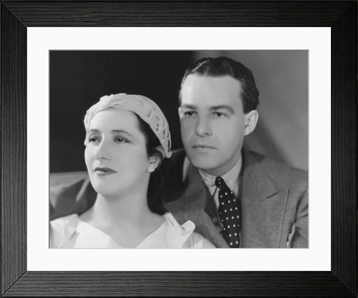 Framed Print : THE GUARDSMAN, from left: Lynn Fontanne, Alfred Lunt, 1931